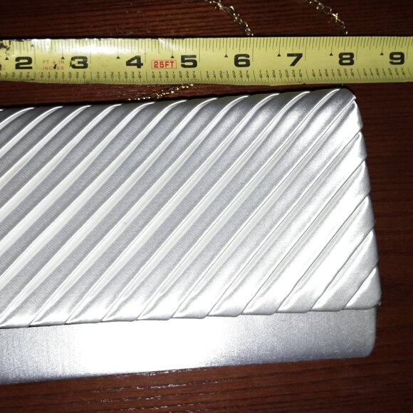 Dyeable White Clutch Purse with Option to Wear as an Over the Shoulder Purse - Picture 4 of 9